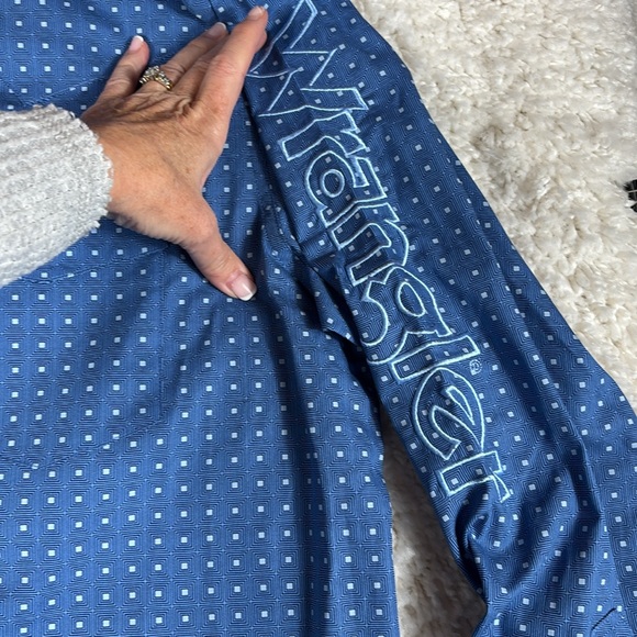 Wrangler **NEW** Embroidered Logo Snap Front Shirt, Size Large - Picture 4 of 8